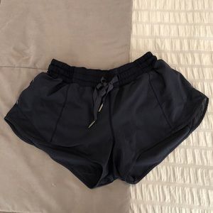 Lululemon Hotty Hot short